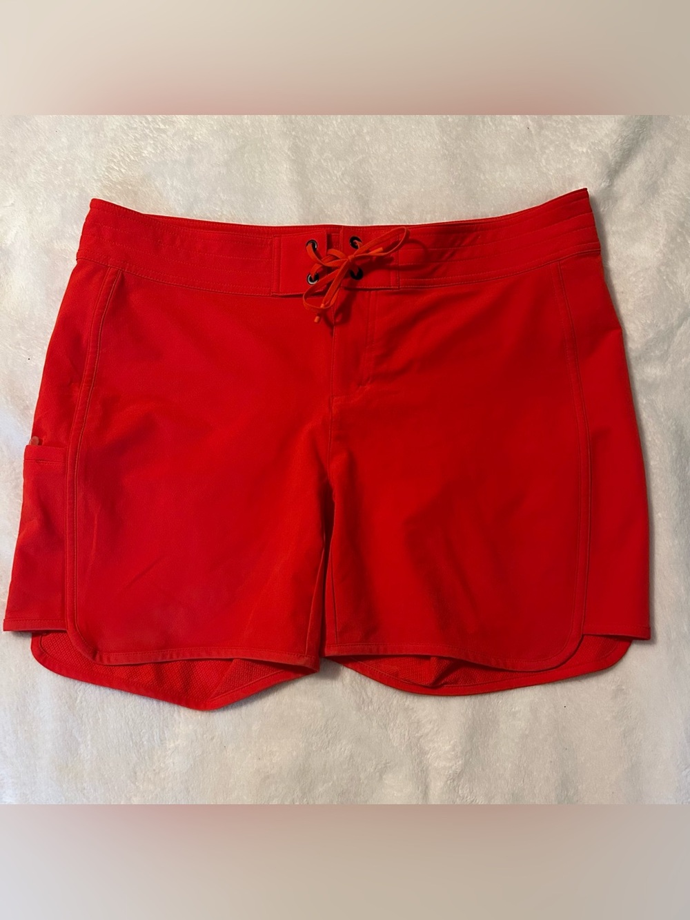 Women’s Athleta red Clearwater board shorts size 14